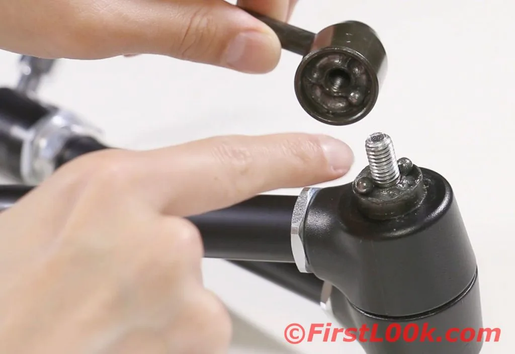 Manfrotto 143 - Re-seat the 3 bearings under the handle