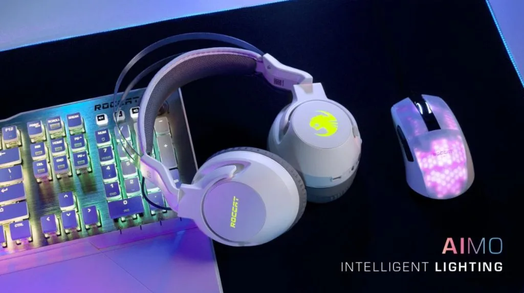 Roccat Elo Air White - on desk